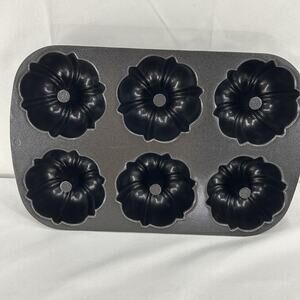 Nordic Ware Bundt-Lette 6 Mini Cakes Cast Aluminum 65th Anniversary USA, Baking